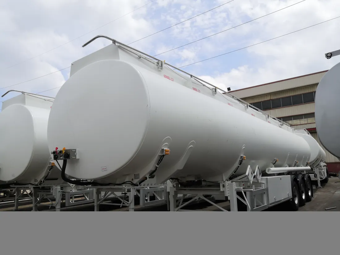 Sinotruk Sidewall Semi Trailer Truck